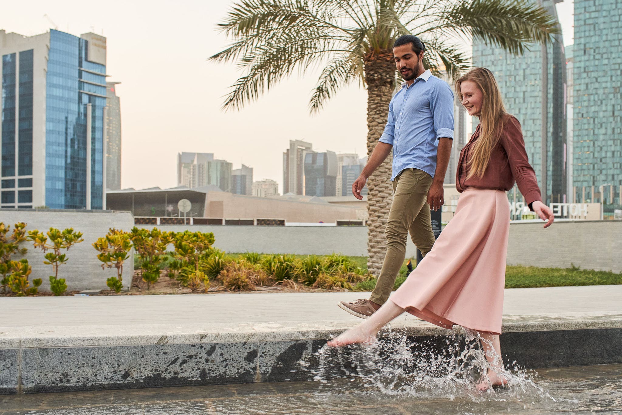 Schlendern Sie die 7 km lange Corniche entlang