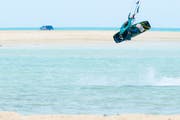 Praticare il kitesurf in Qatar 