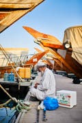 Salire a bordo di un dau tradizionale